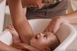 how to bathe your baby